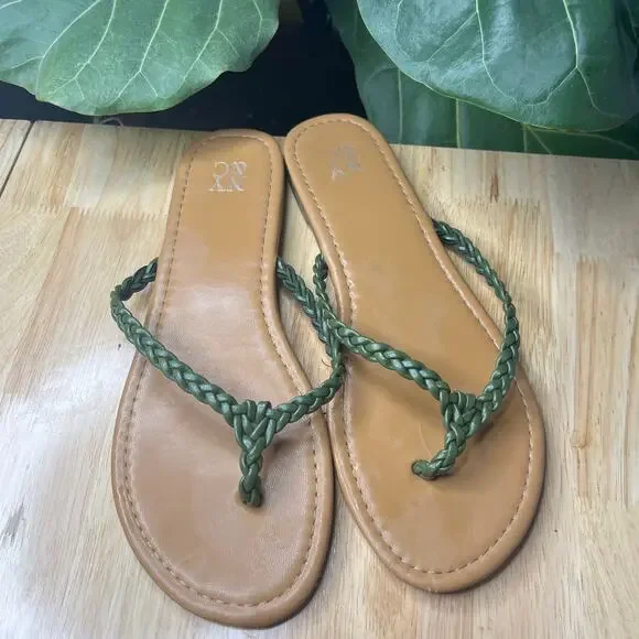 New York & Company Woven Flip Flop Sandal Summer Shoe Slip On Beach Vacation - Picture 2 of 6